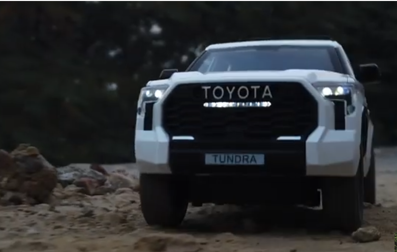 Premium 1:24 Toyota Tundra Metal Model Car – Sound, Lights & Pull-Back